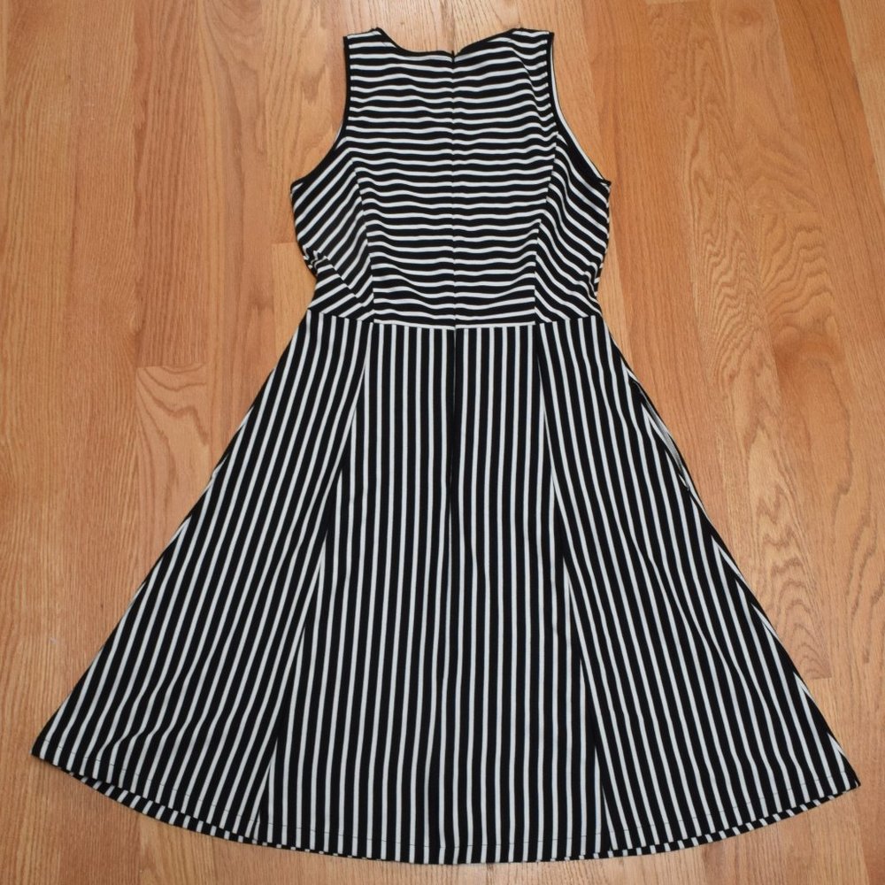Banana Republic Striped Ponte Dress in Women's Size 6T - Picture 10 of 15